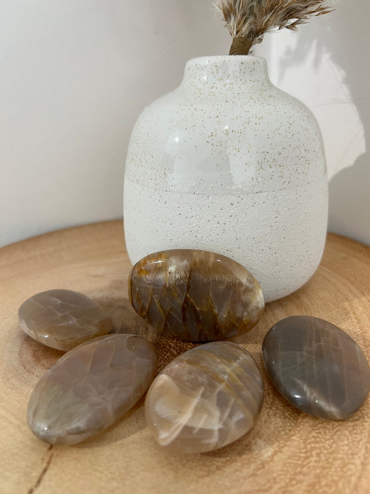 Moonstone Palm Stone